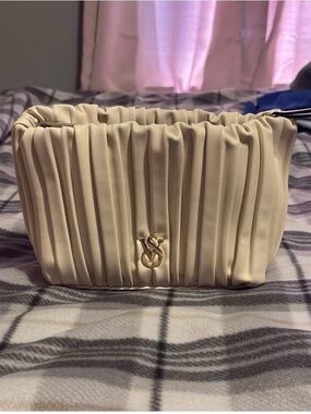 Women’s Cream Ruched Bag